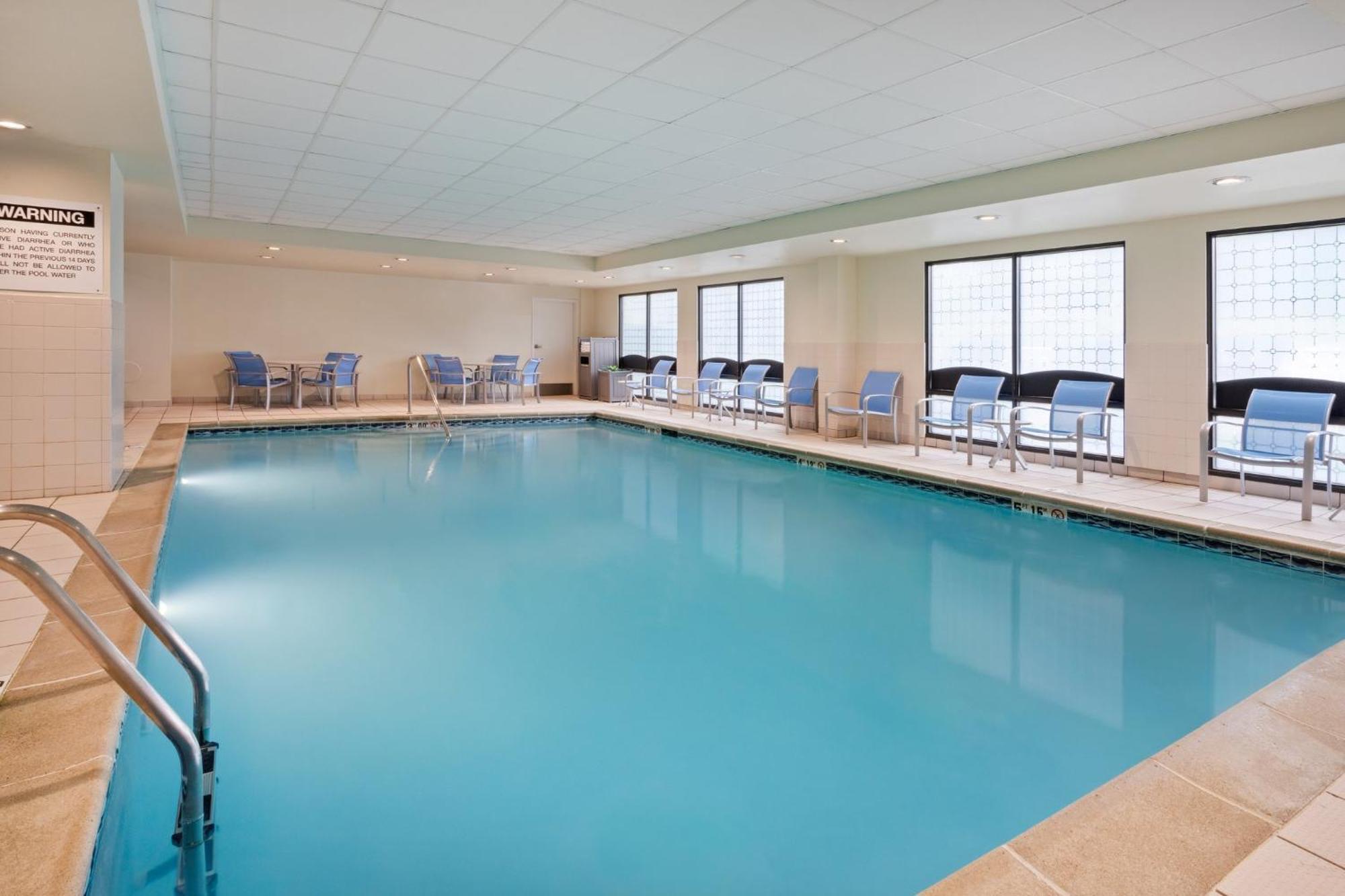 Holiday Inn Express & Suites Cincinnati Riverfront By Ihg Ковінгтон Екстер'єр фото