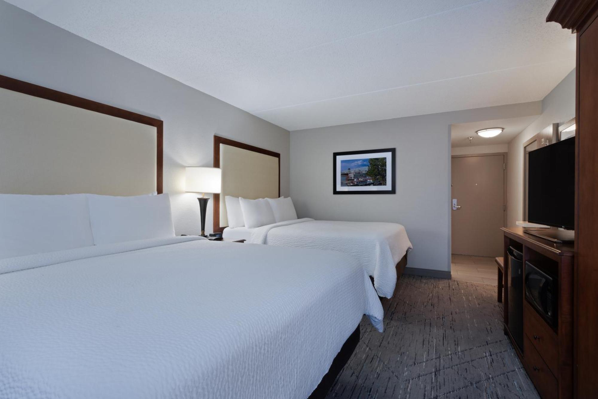 Holiday Inn Express & Suites Cincinnati Riverfront By Ihg Ковінгтон Екстер'єр фото