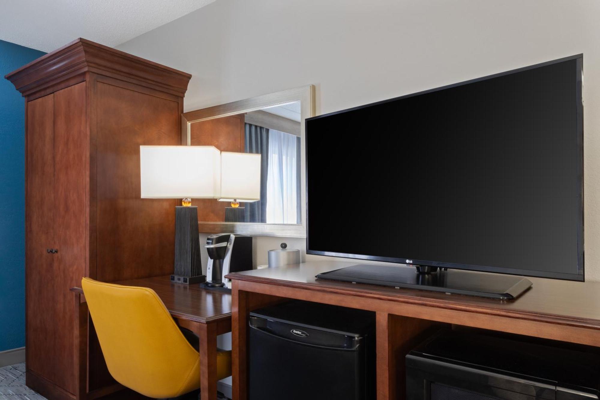 Holiday Inn Express & Suites Cincinnati Riverfront By Ihg Ковінгтон Екстер'єр фото